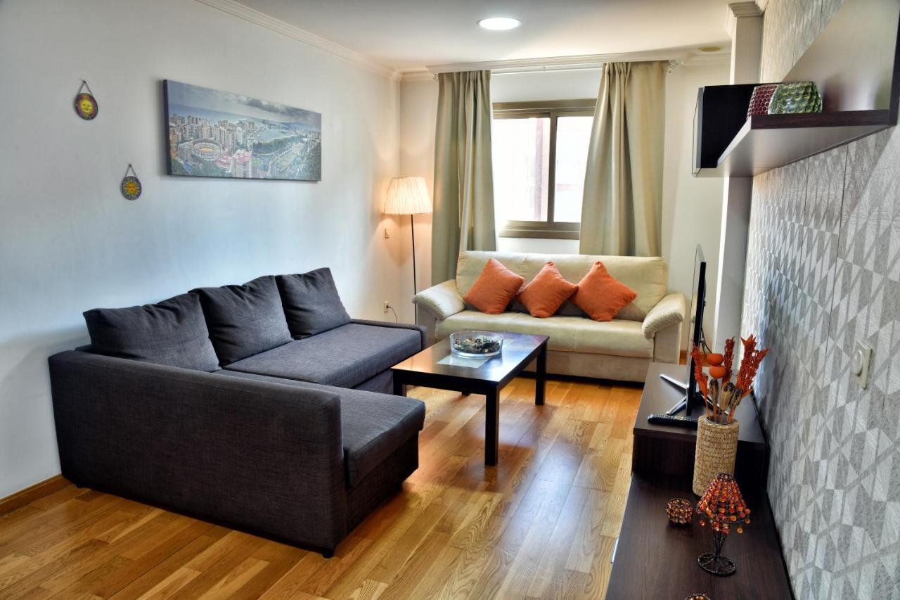 Apartamentos La Estacion Malaga Bagian luar foto