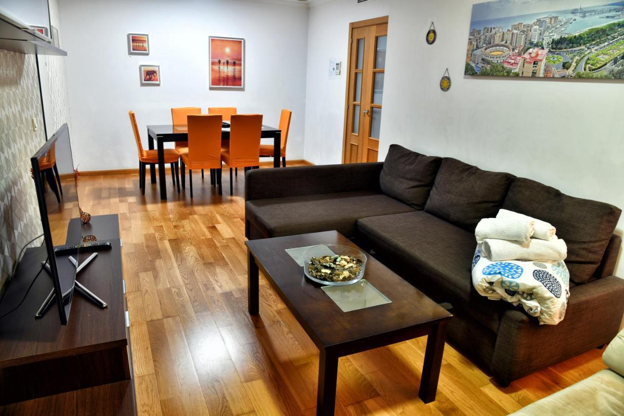 Apartamentos La Estacion Malaga Bagian luar foto