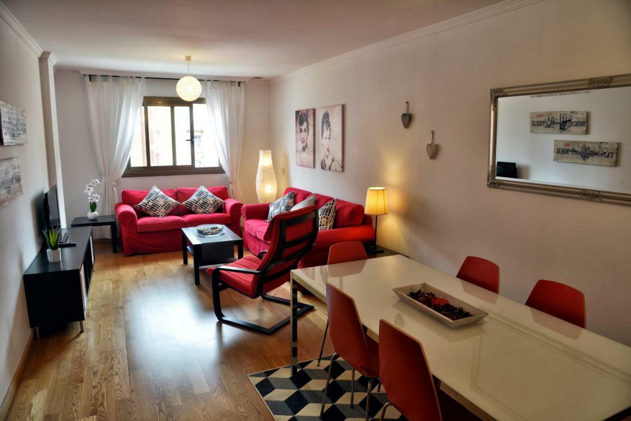 Apartamentos La Estacion Malaga Bagian luar foto